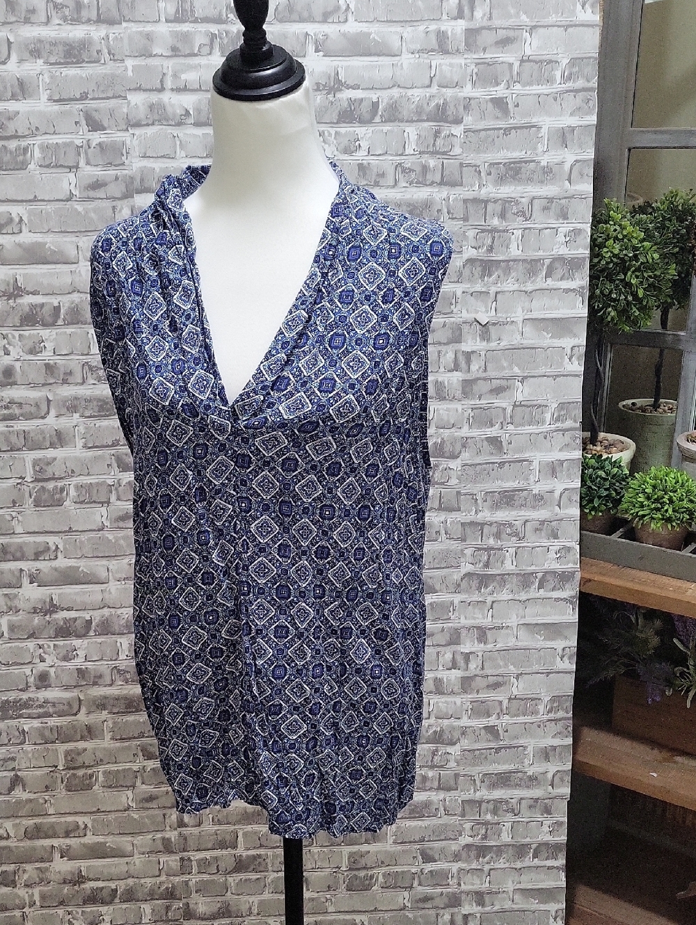 Cynthia Rowley Navy Blue & White Geometric Sleeveless Blouse, Plus 2X, Coastal
